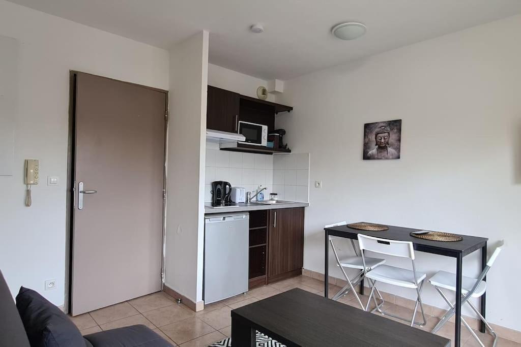 B210 Appartement Disneyland Paris Parking Et Wifi Монтеврен Екстериор снимка